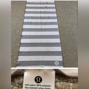 EUC Lululemon yoga towel/mat